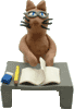 勉強するネコ
